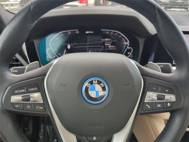 Vehicle image 15 of 33