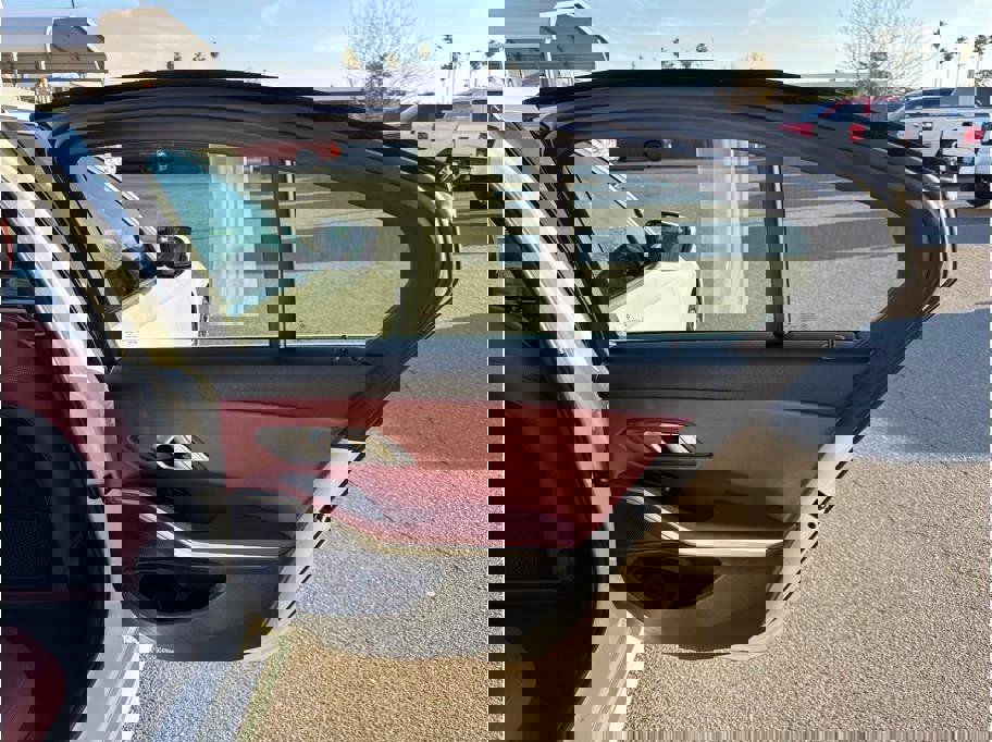 Vehicle image 16 of 38