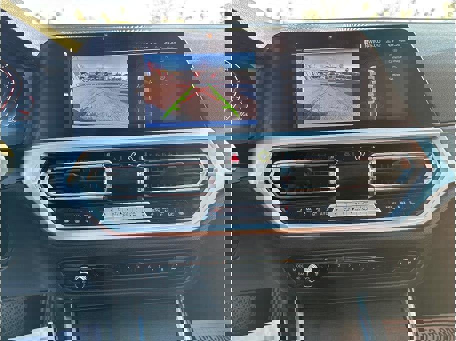 Vehicle image 27 of 38