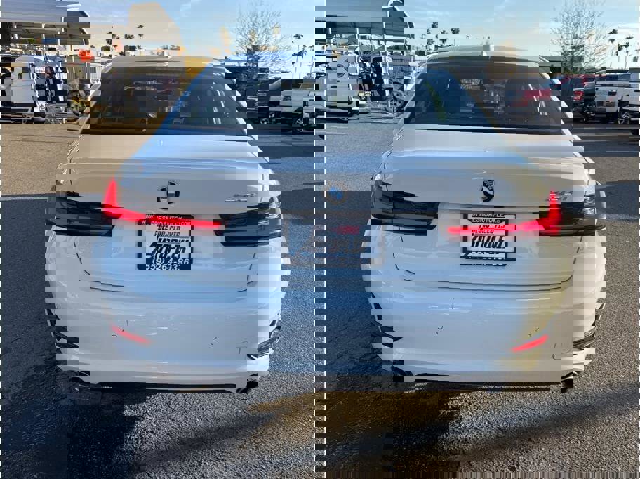 Vehicle image 6 of 38