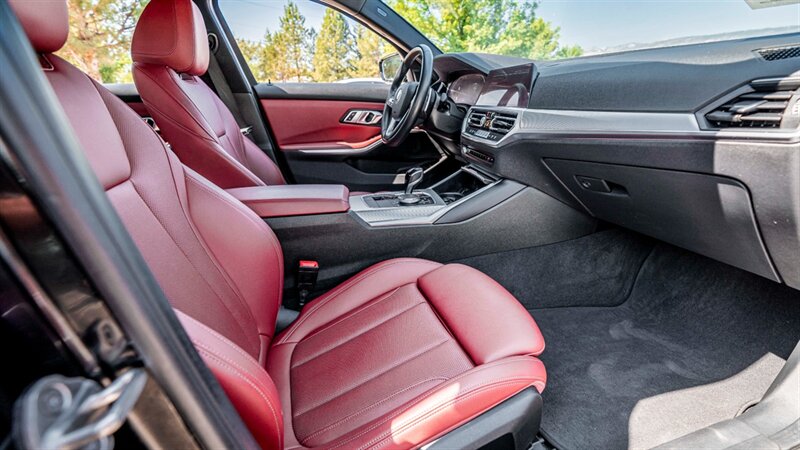 Vehicle image 20 of 41
