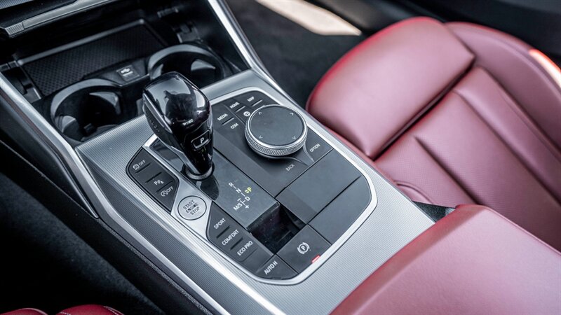 Vehicle image 33 of 41