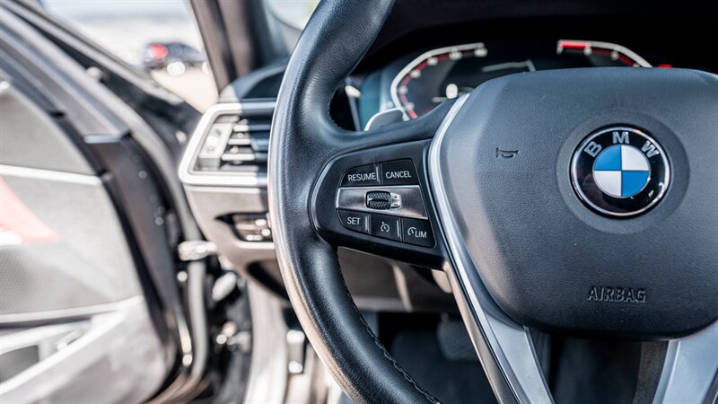 Vehicle image 25 of 41