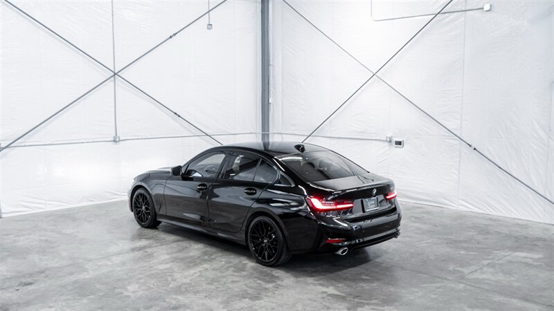 Vehicle image 10 of 41