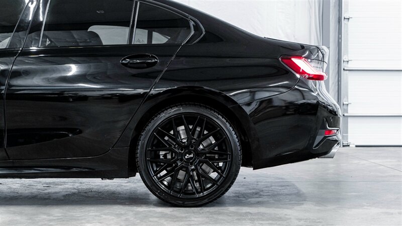 Vehicle image 7 of 41