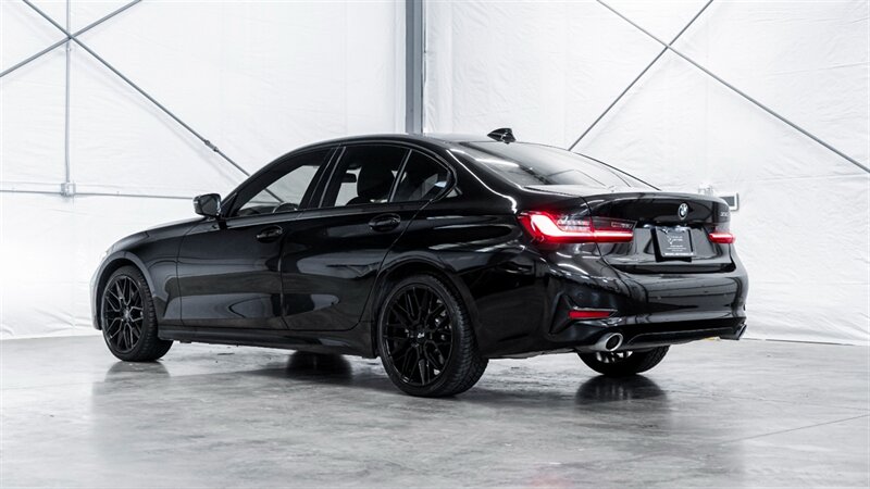 Vehicle image 11 of 41