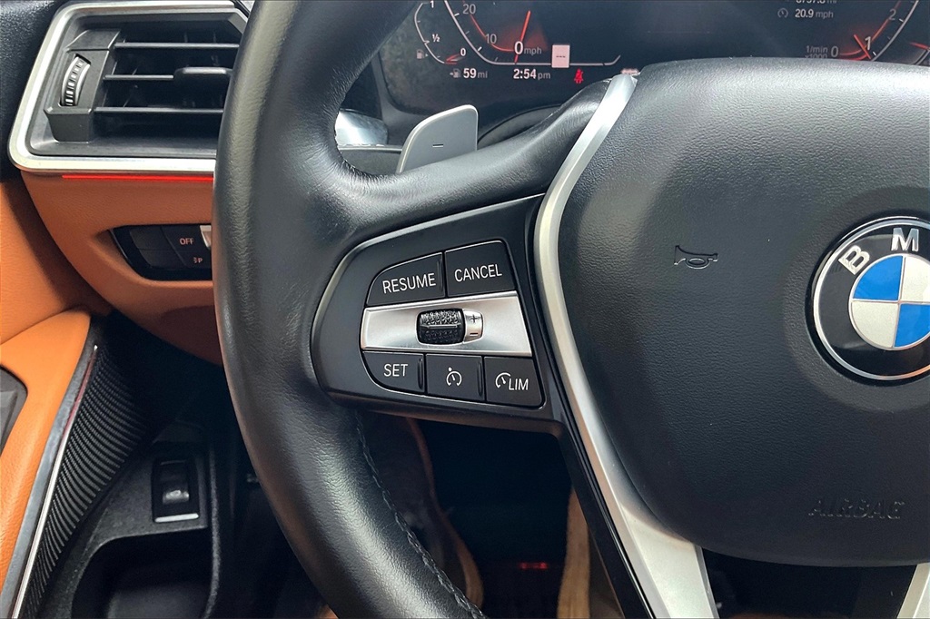 Vehicle image 11 of 32