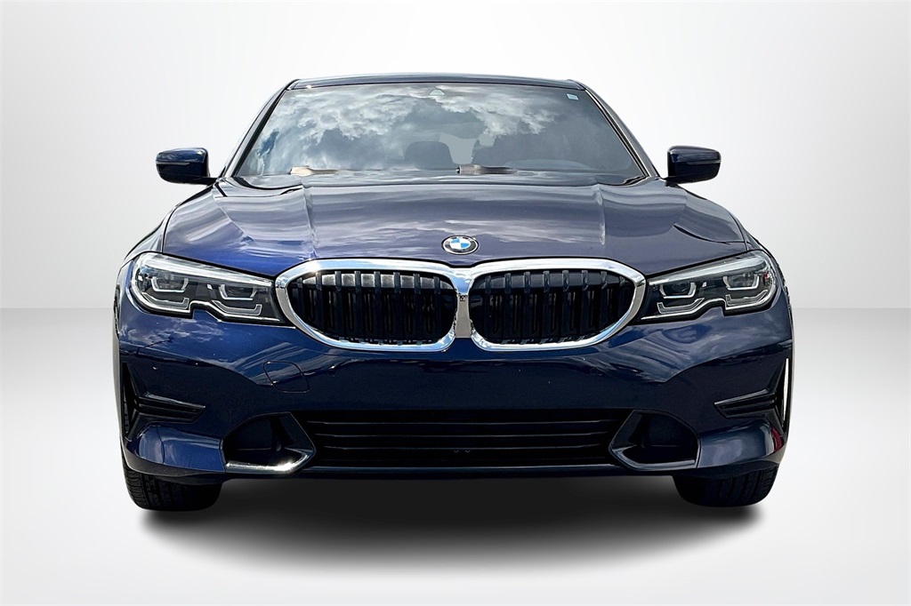 Vehicle image 2 of 32