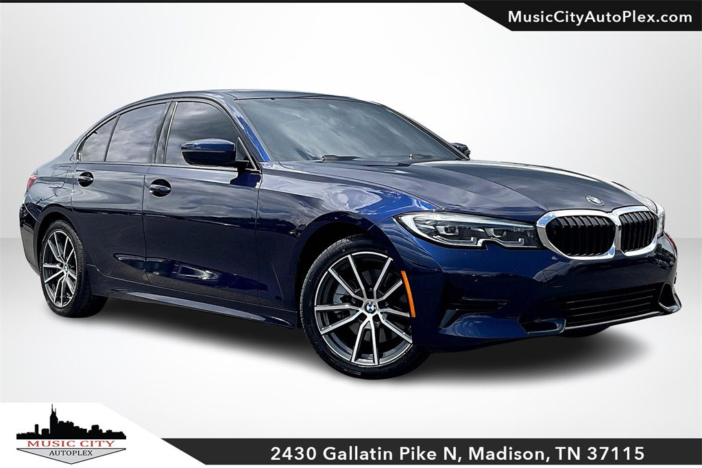 Vehicle image 4 of 32