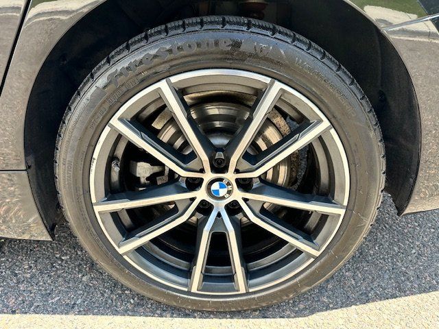 Vehicle image 38 of 40