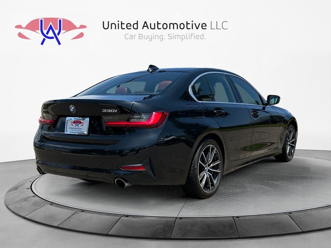 Vehicle image 5 of 40