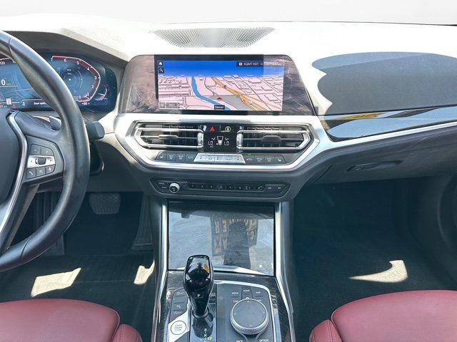 Vehicle image 19 of 40