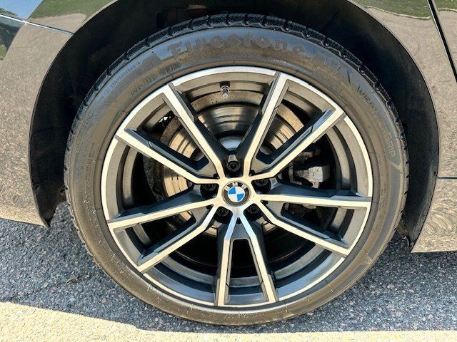 Vehicle image 36 of 40