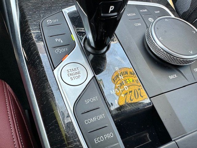 Vehicle image 26 of 40