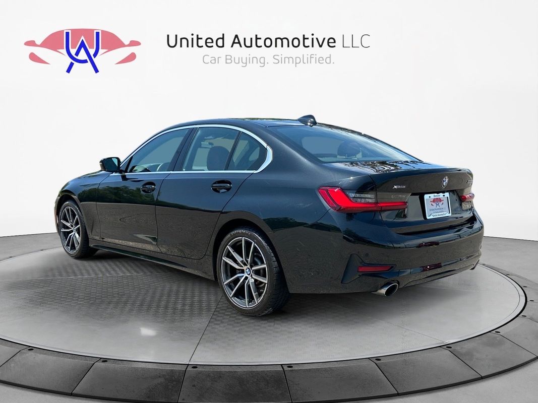 Vehicle image 7 of 40