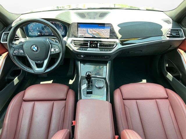 Vehicle image 11 of 40