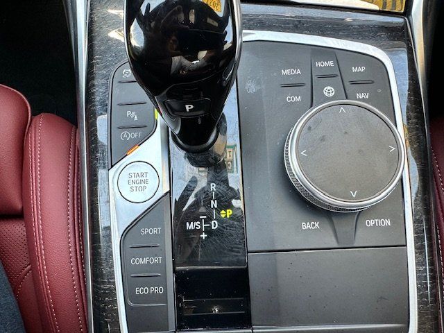 Vehicle image 23 of 40