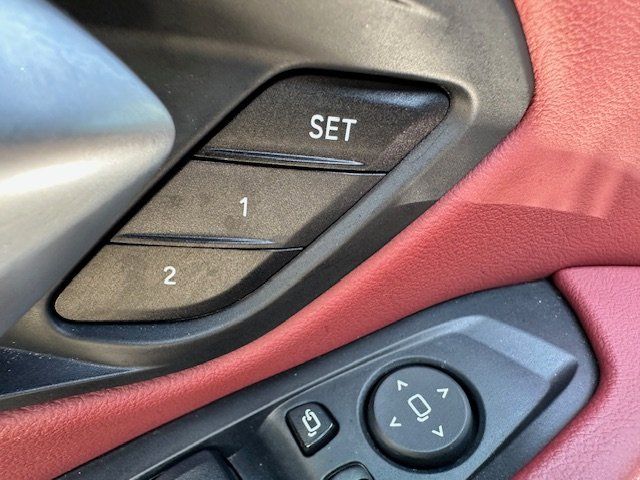 Vehicle image 29 of 40