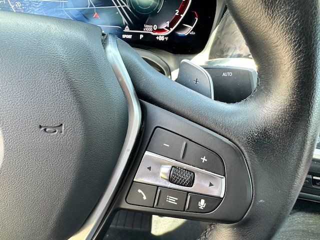 Vehicle image 16 of 40