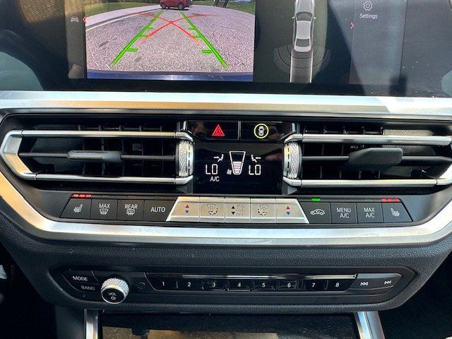 Vehicle image 22 of 40