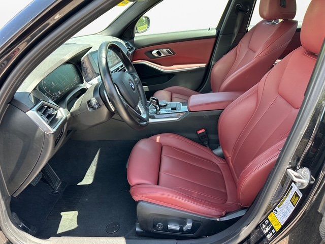 Vehicle image 9 of 40