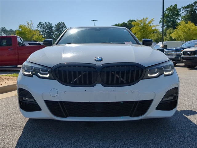 Vehicle image 2 of 31