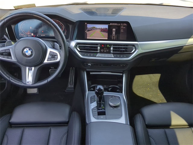 Vehicle image 11 of 31