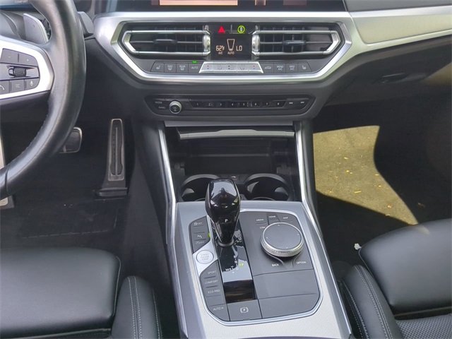 Vehicle image 18 of 31