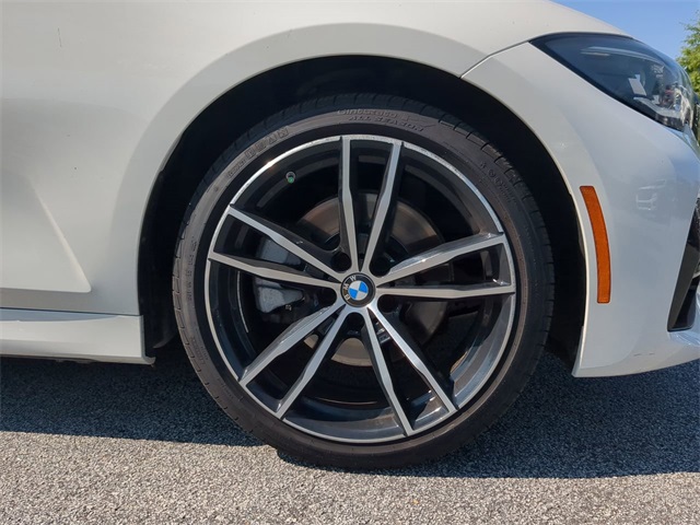 Vehicle image 9 of 31