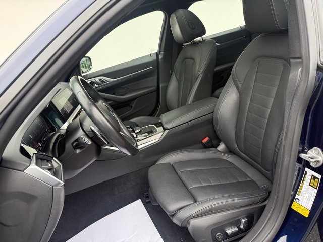 Vehicle image 11 of 14