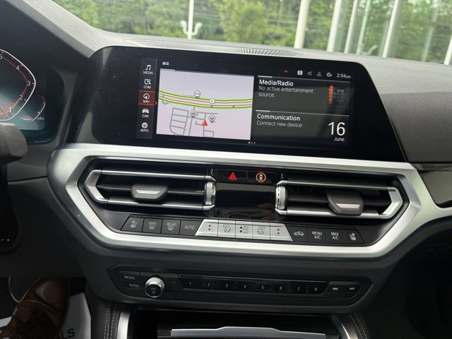 Vehicle image 13 of 14