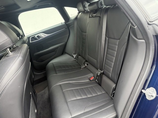 Vehicle image 10 of 14