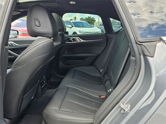 Vehicle image 13 of 30