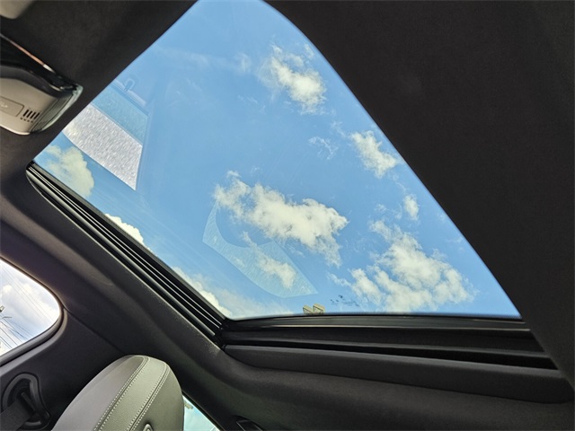 Vehicle image 29 of 30