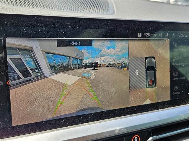 Vehicle image 19 of 30