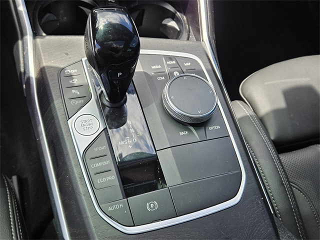 Vehicle image 20 of 30