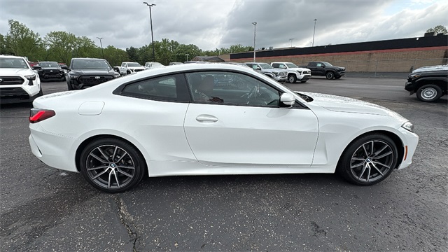 Vehicle image 2 of 28