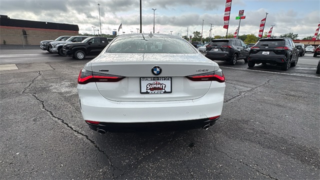 Vehicle image 4 of 28