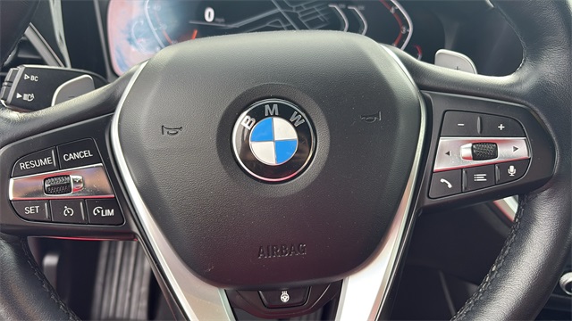 Vehicle image 15 of 28