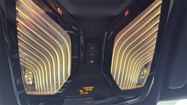 Vehicle image 16 of 28