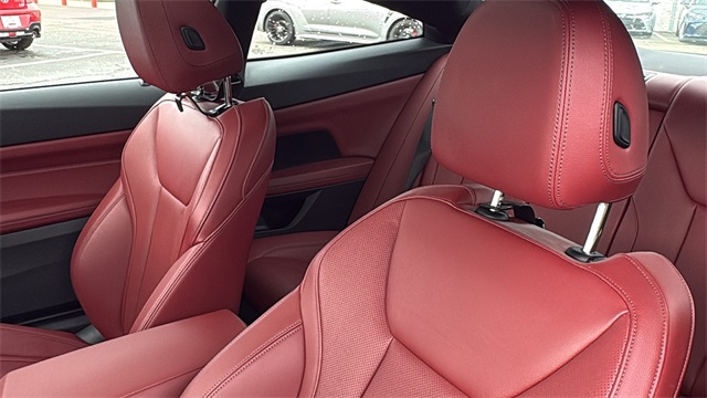 Vehicle image 18 of 28