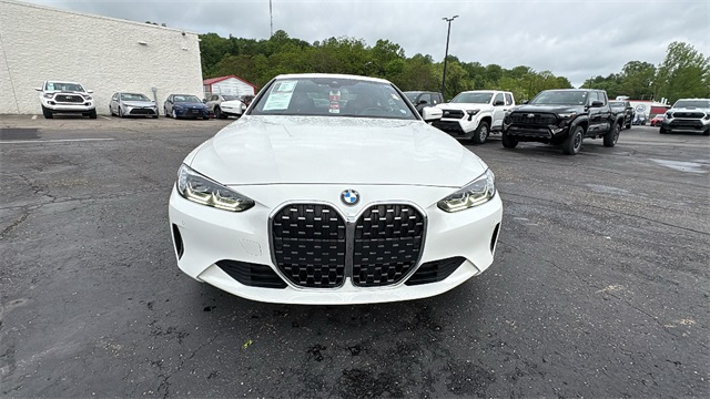 Vehicle image 7 of 28