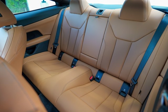 Vehicle image 18 of 49