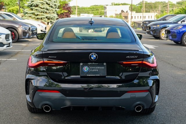 Vehicle image 7 of 49