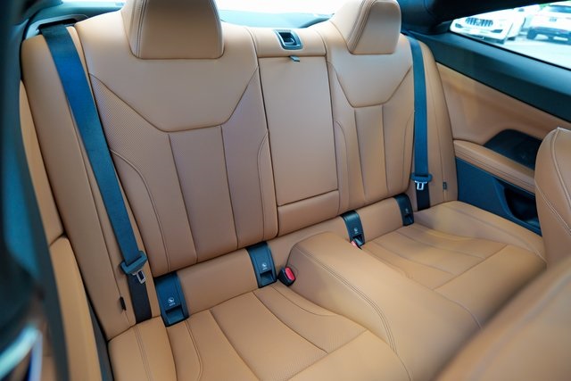 Vehicle image 19 of 49
