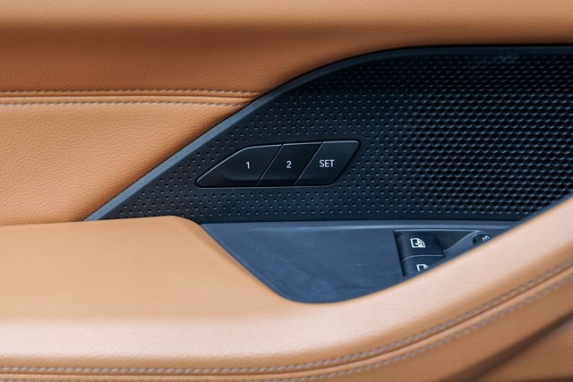 Vehicle image 36 of 49