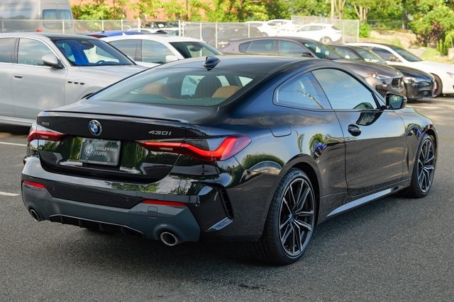 Vehicle image 6 of 49