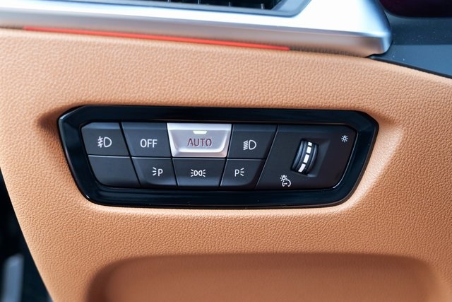 Vehicle image 43 of 49