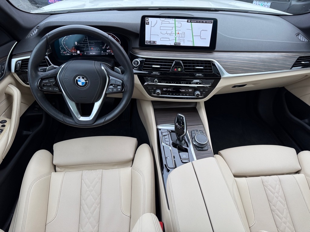 Vehicle image 16 of 28