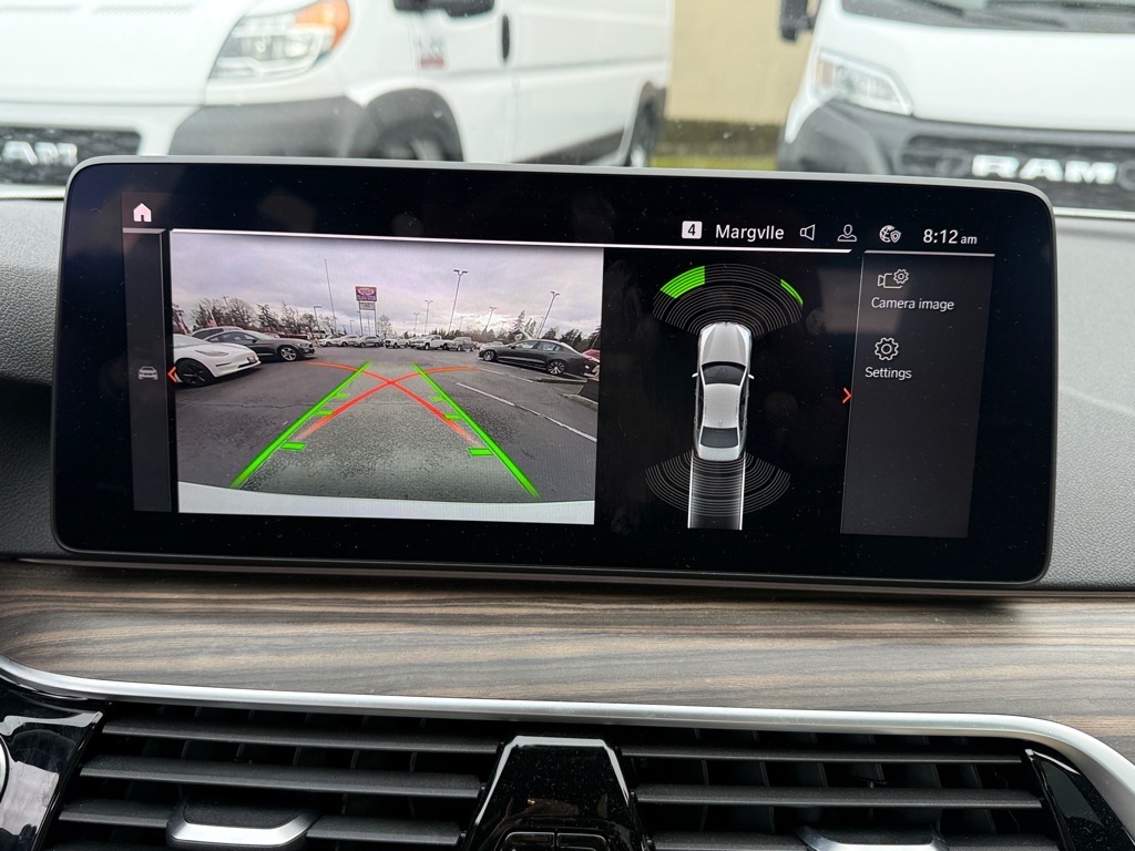 Vehicle image 23 of 28